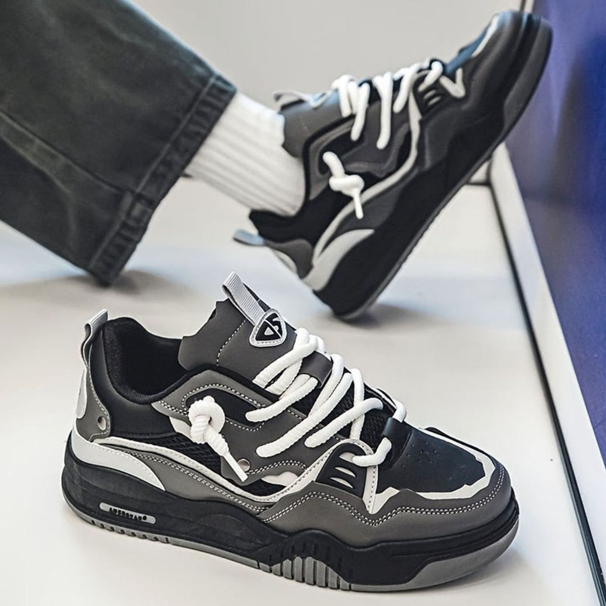 Elijah | Men's Chunky Low-Top Lace-Up Fashion Sneakers