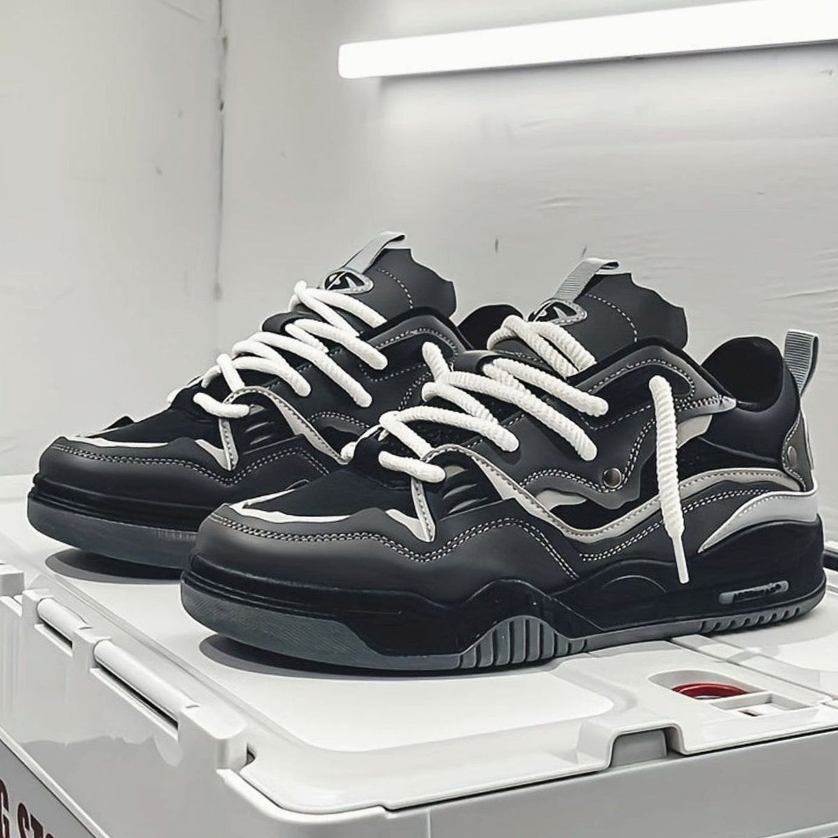 Elijah | Men's Chunky Low-Top Lace-Up Fashion Sneakers