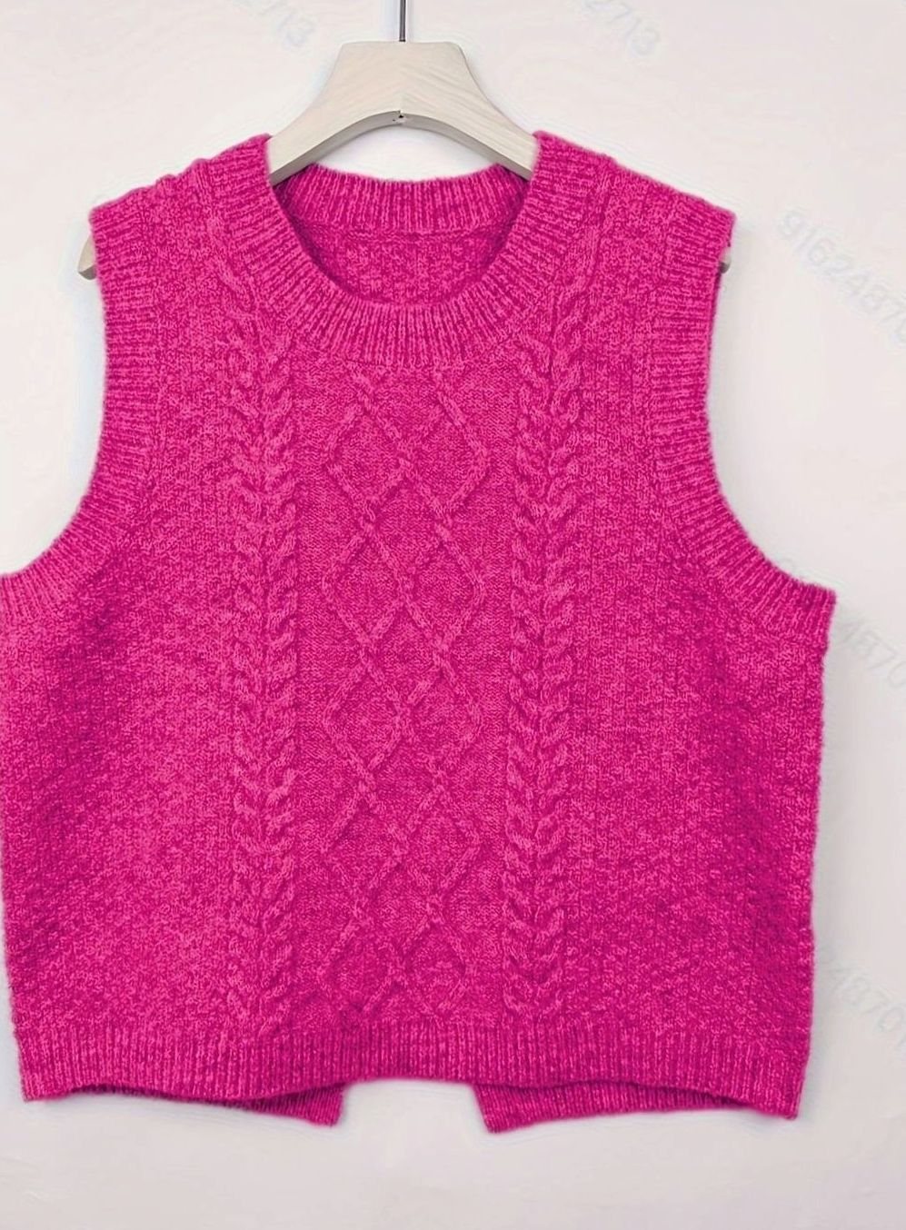 Aria | Women's Cable-Knit Sleeveless Sweater Vest Round Neck
