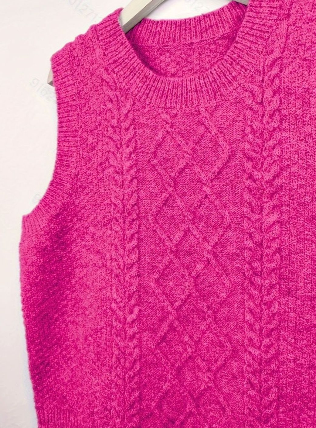 Aria | Women's Cable-Knit Sleeveless Sweater Vest Round Neck