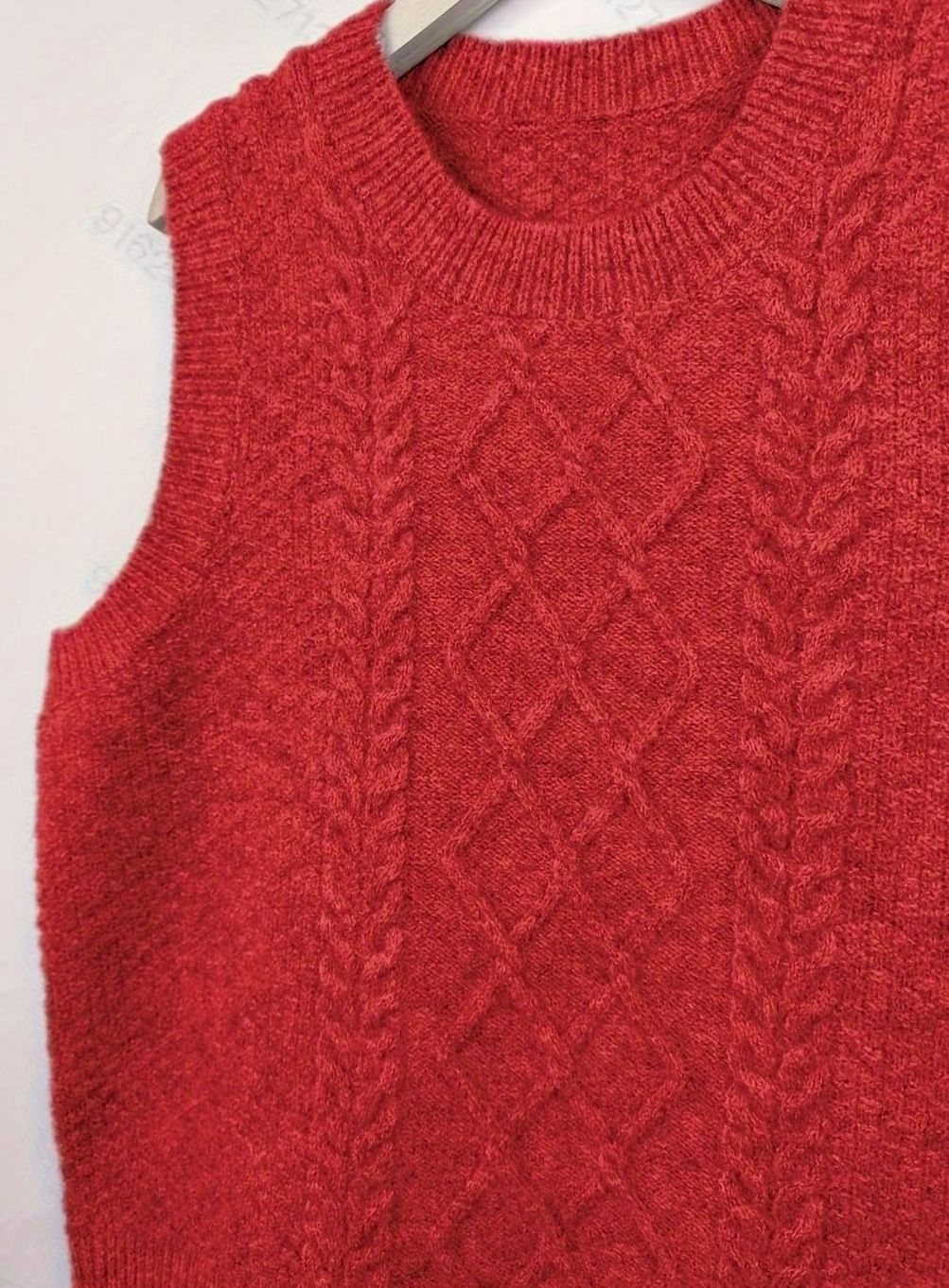 Aria | Women's Cable-Knit Sleeveless Sweater Vest Round Neck
