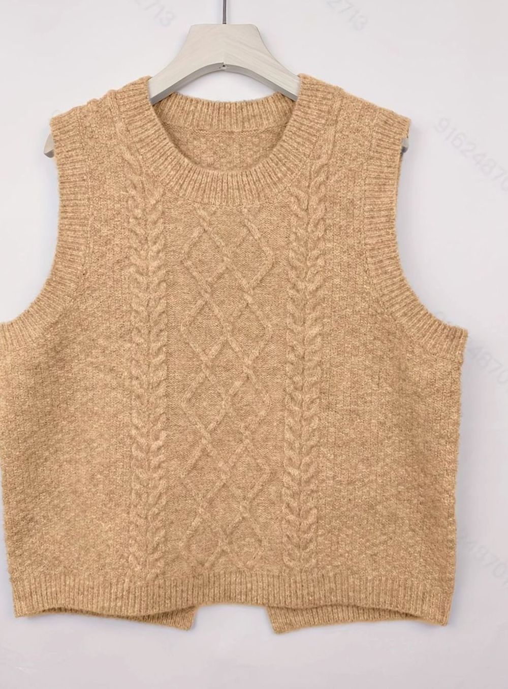 Aria | Women's Cable-Knit Sleeveless Sweater Vest Round Neck