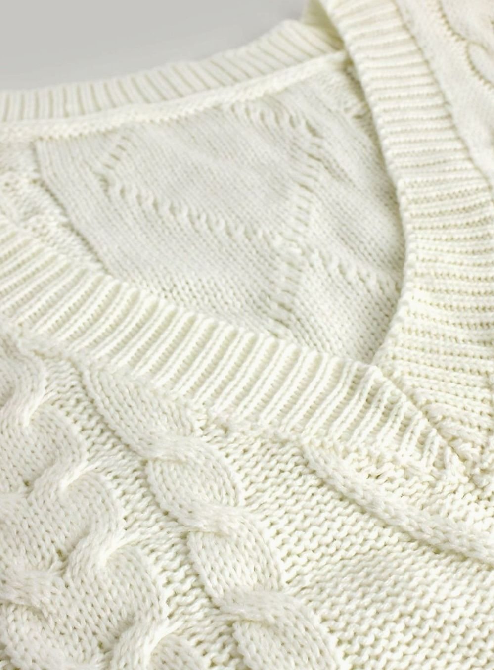 Grace | Women's Cable-Knit V-Neck Sweater Vest Relaxed Fit