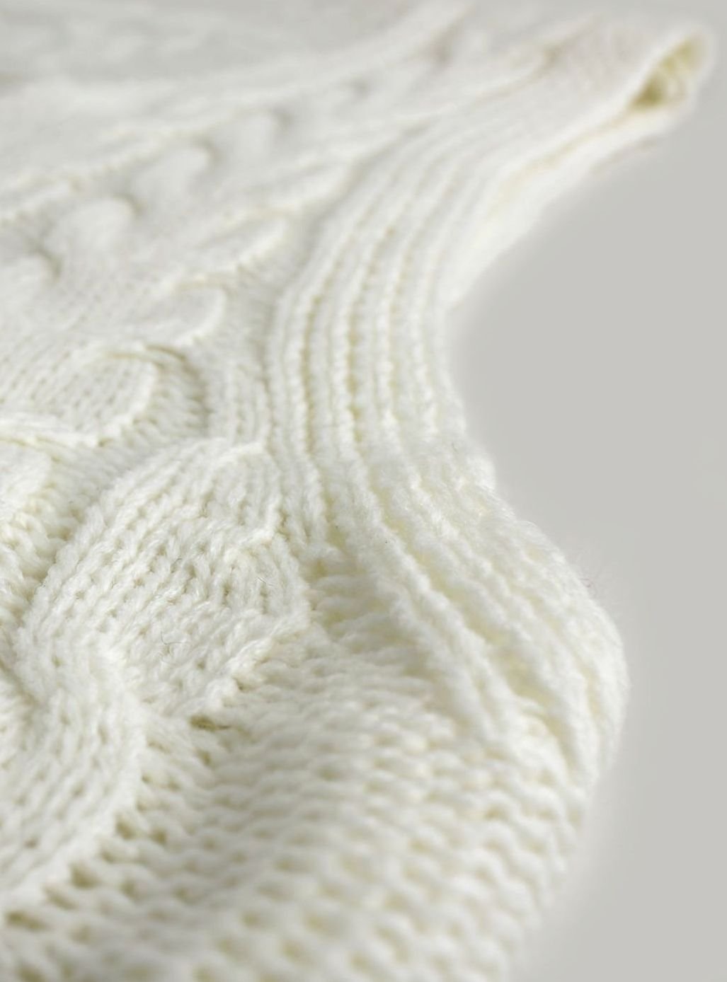Grace | Women's Cable-Knit V-Neck Sweater Vest Relaxed Fit