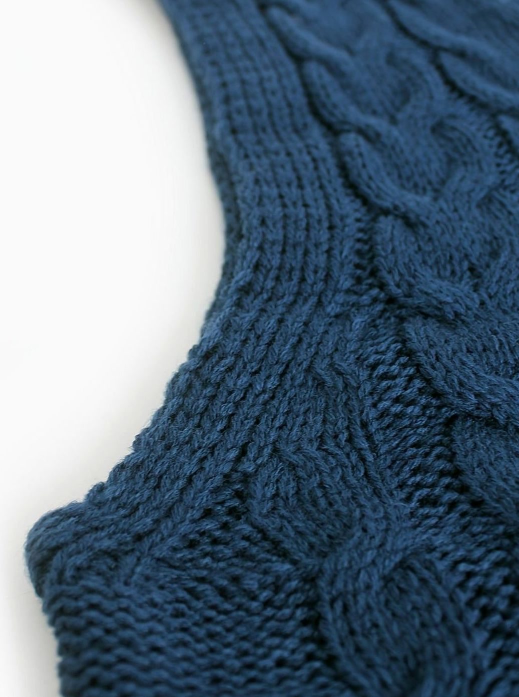 Grace | Women's Cable-Knit V-Neck Sweater Vest Relaxed Fit