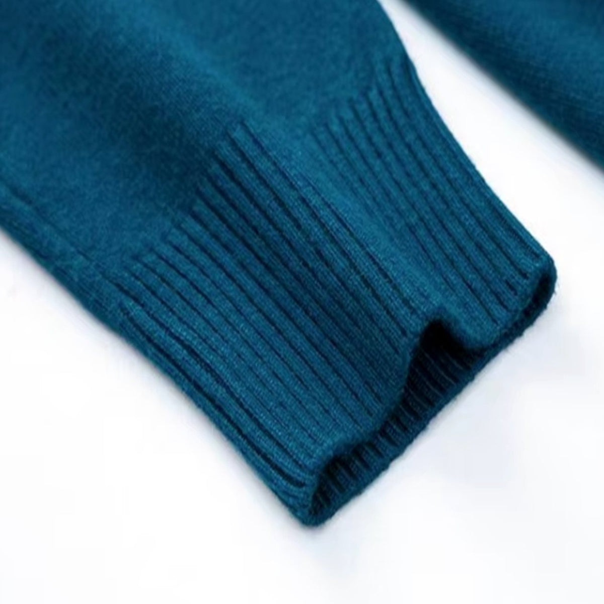 Sophia | Women's Cashmere-Blend Ribbed Turtleneck Sweater