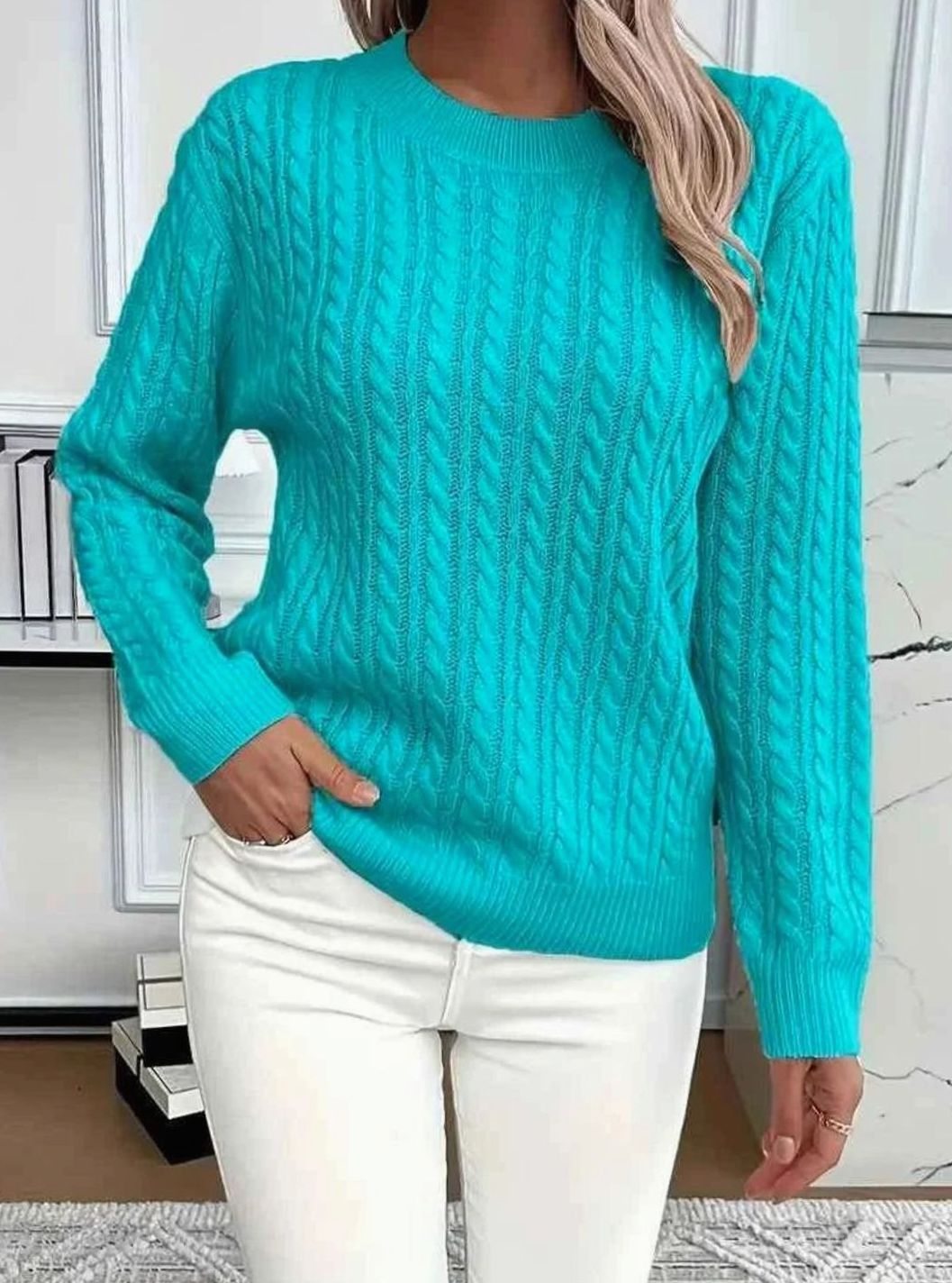 Penelope | Women's Relaxed Cable Knit Sweater Round Neckline Long Sleeve