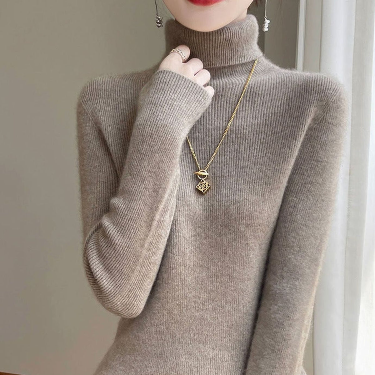 Olivia | Women's Slim-Fit Ribbed Turtleneck Sweater
