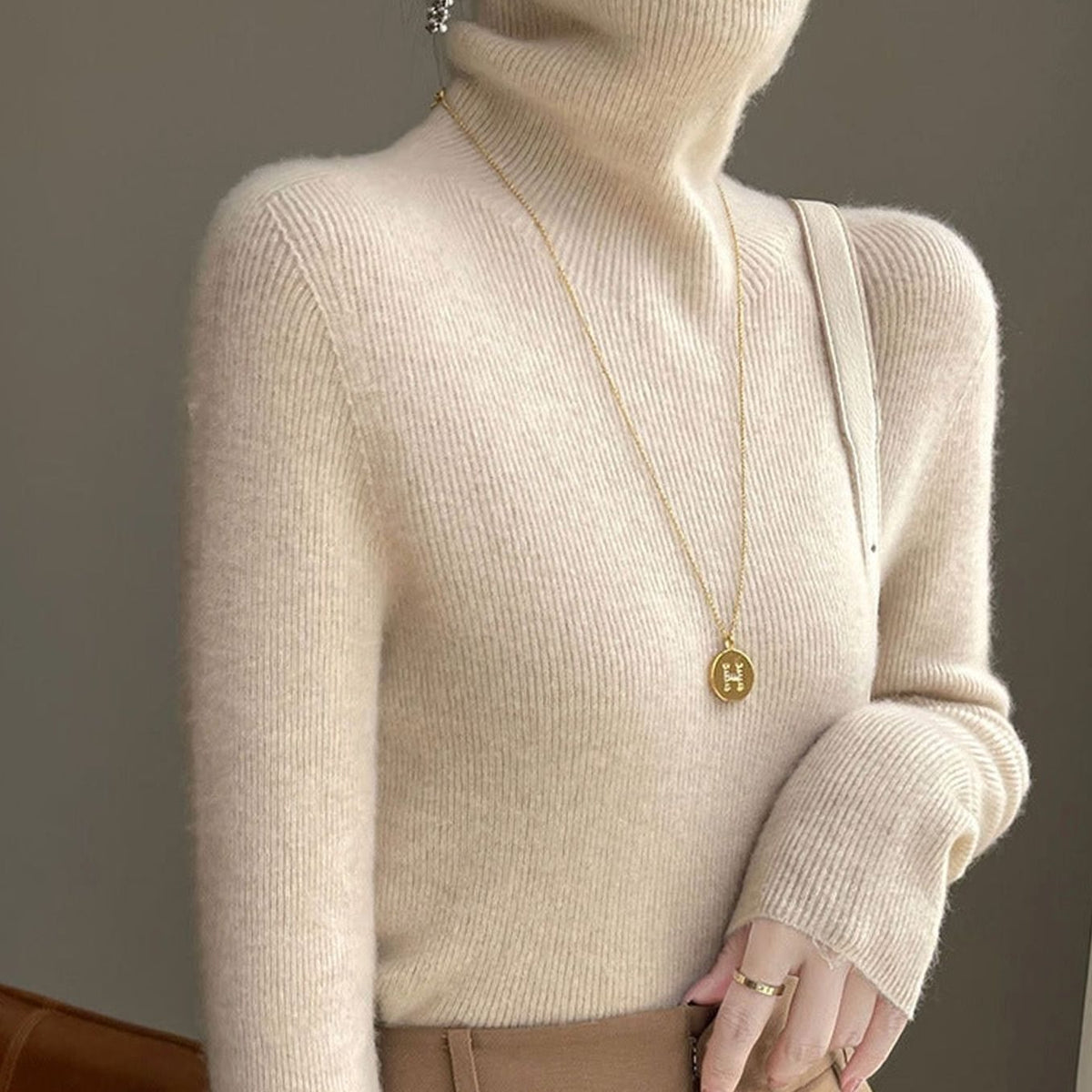 Olivia | Women's Slim-Fit Ribbed Turtleneck Sweater