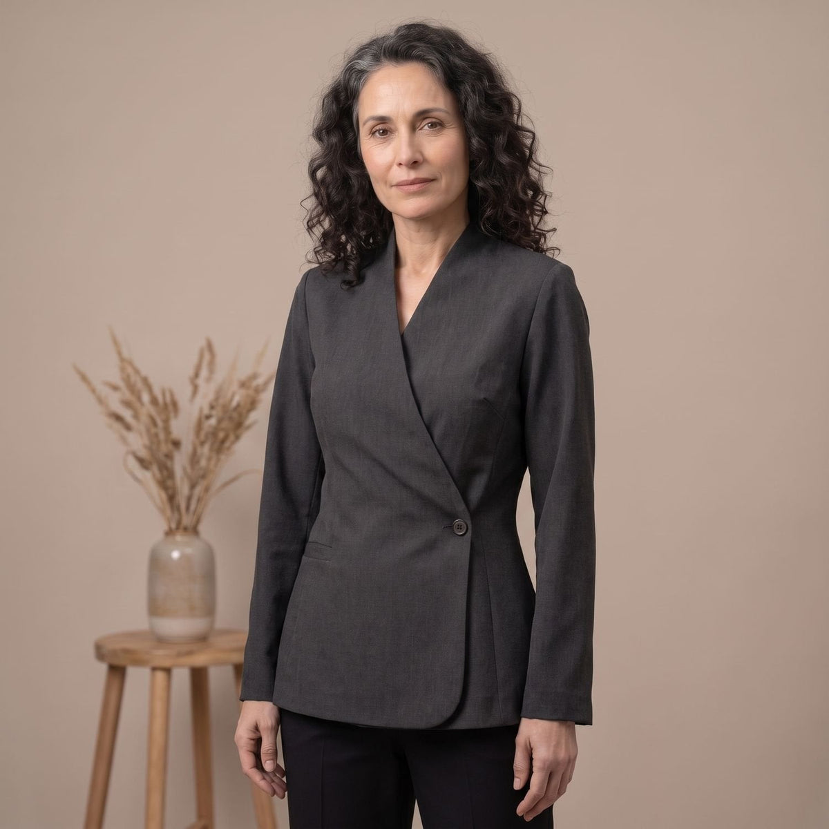 Evelyn | Women's V-Neck Short-Sleeve Single-Button Blazer Coat