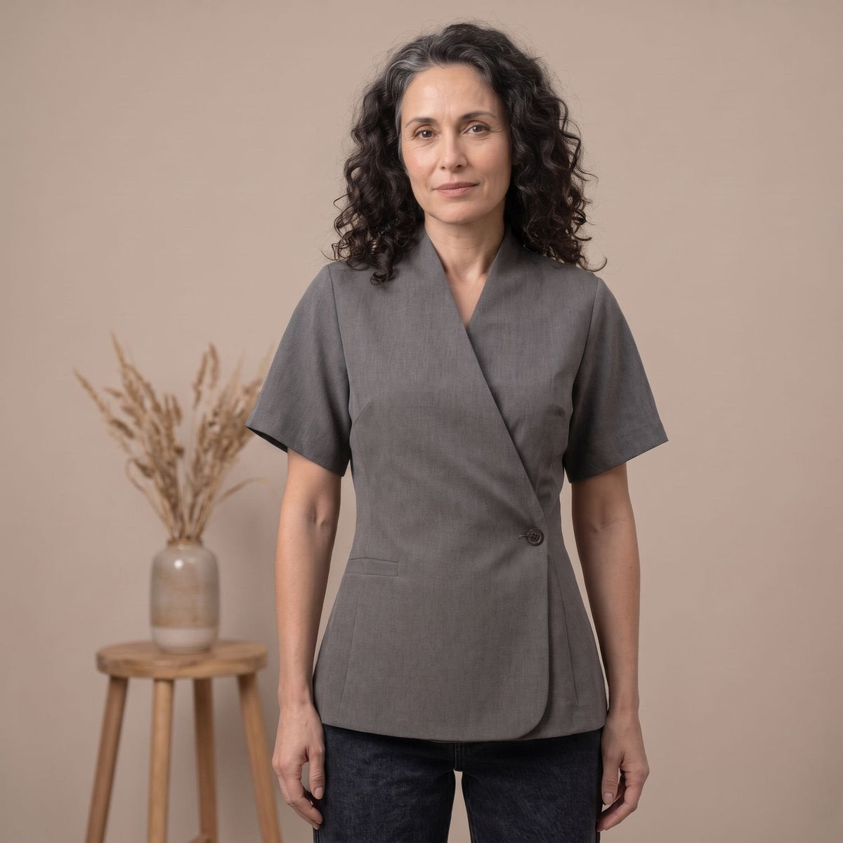 Evelyn | Women's V-Neck Short-Sleeve Single-Button Blazer Coat