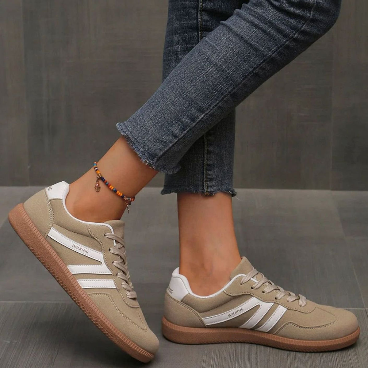 Mia | Women's Wide Toe Box Orthopedic Lace-Up Sneakers