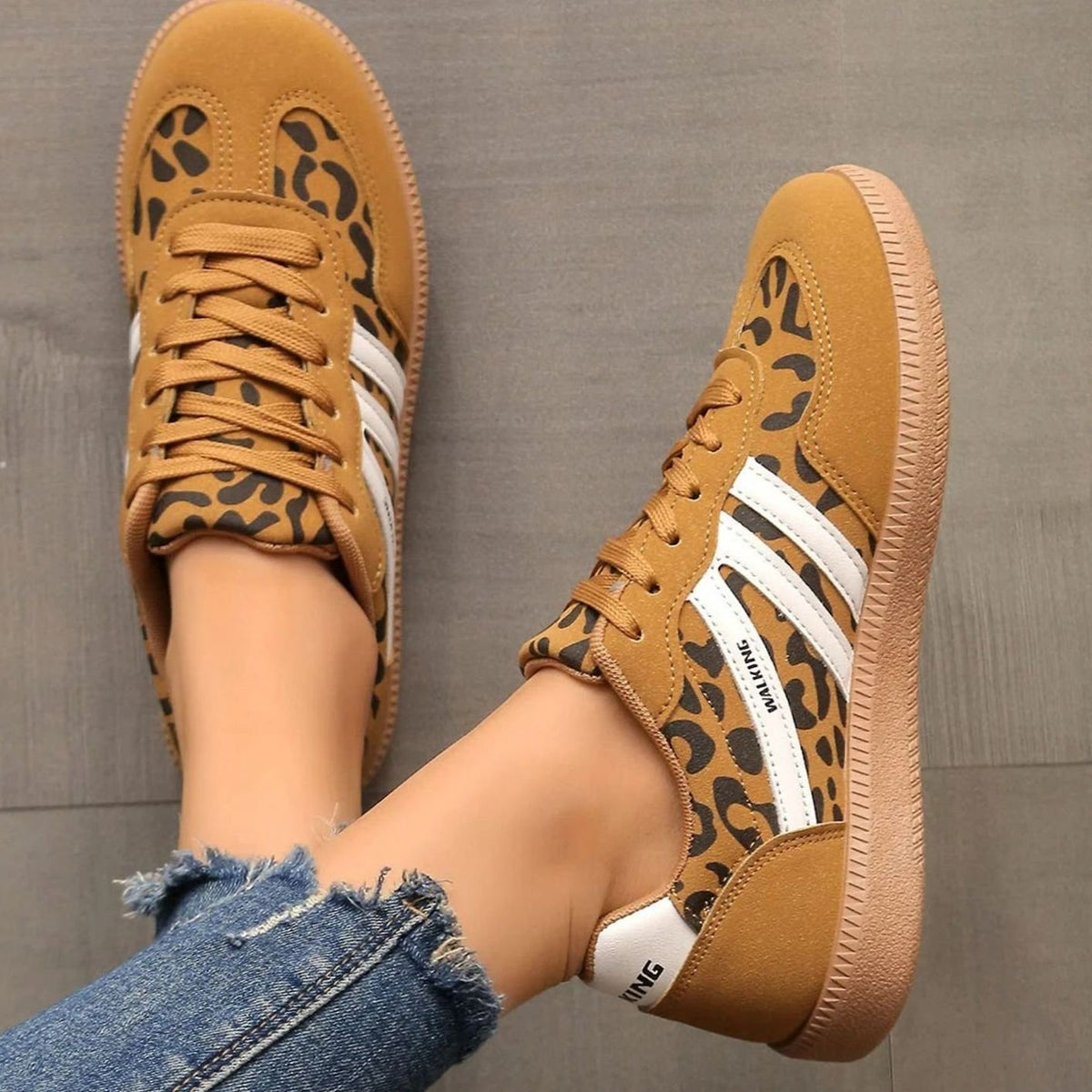 Mia | Women's Wide Toe Box Orthopedic Lace-Up Sneakers
